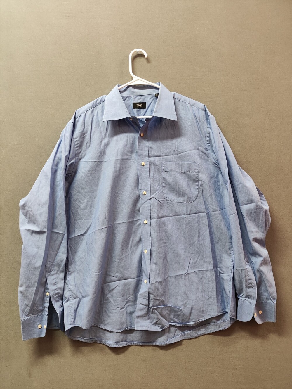 Hugo Boss Blue button up size 44 17 1/2 Men